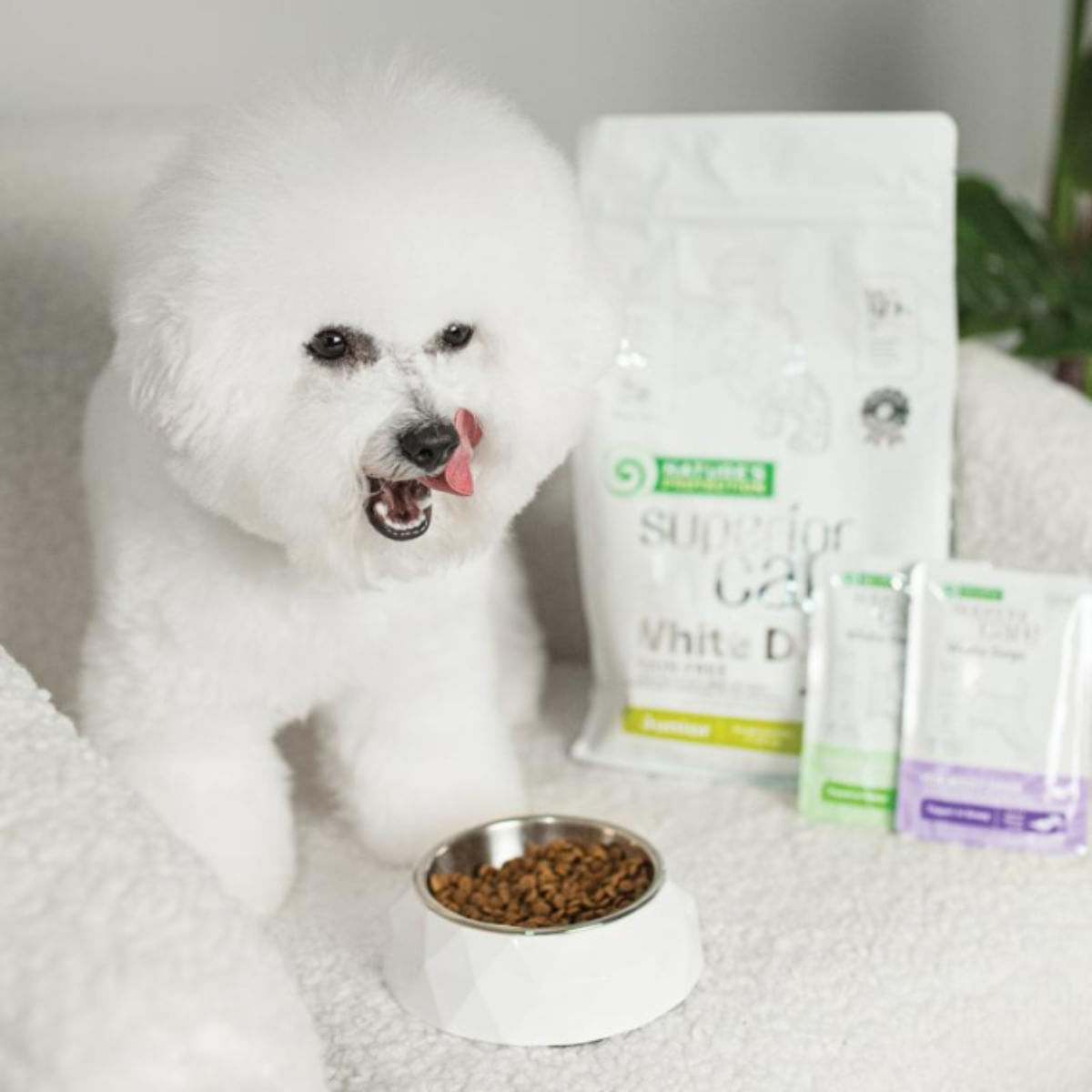 NATURES PROTECTION Superior Care White Dogs, XS-XL, Ton și Pește alb, plic hrană umedă câini, (topping), 70g
